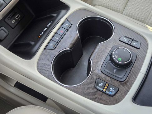 Certified 2023 GMC Acadia Denali w/ Denali Ultimate Package FWD image 21