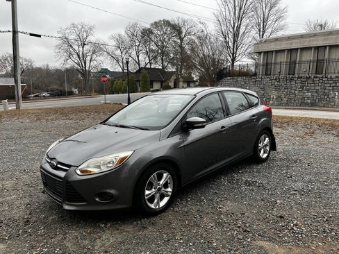Used 2014 Ford Focus SE image 2
