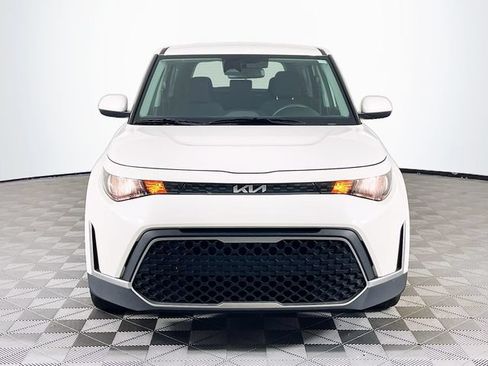 Used 2024 Kia Soul LX w/ Option Group 015 FWD image 3