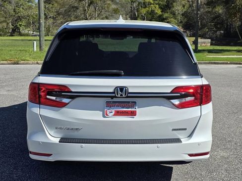 Used 2023 Honda Odyssey Touring image 3