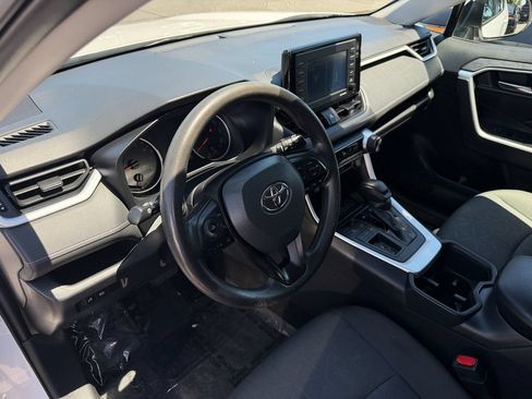 Used 2022 Toyota RAV4 XLE FWD image 11