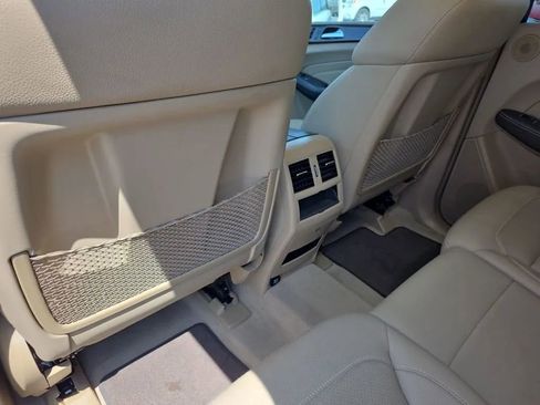 Used 2015 Mercedes-Benz ML 350 2WD w/ Premium 1 Package image 31
