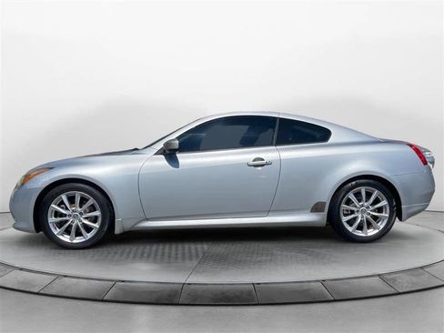 Used 2011 INFINITI G37 Journey w/ Premium Pkg image 2