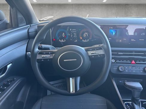 Used 2025 Hyundai Santa Cruz SE image 25