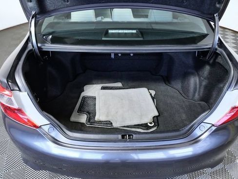 Used 2012 Toyota Camry XLE FWD image 7