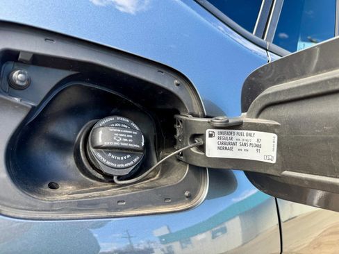 Used 2018 Volkswagen Tiguan S image 34