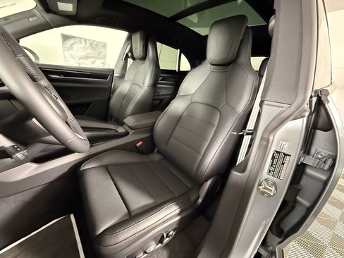 New 2025 Porsche Macan 4 Electric image 5