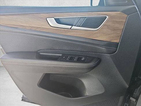 Used 2024 Volkswagen Atlas SE image 23