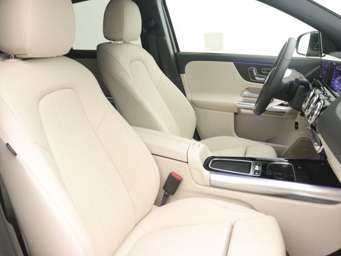 Certified 2025 Mercedes-Benz GLA 250 image 30