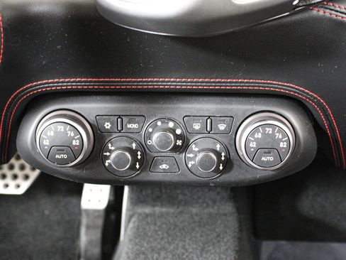 Used 2015 Ferrari 458 Italia Coupe RWD image 32