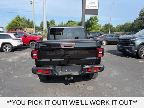 Used 2023 Jeep Gladiator Rubicon w/ LED Lighting Group AWD/4WD image 5