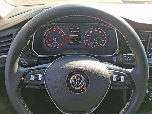 Used 2021 Volkswagen Jetta SE w/ SE Cold Weather Package image 24