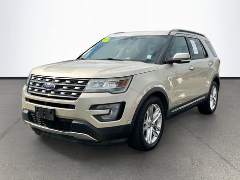 Used 2017 Ford Explorer Limited w/ Equipment Group 301A FWD image 3