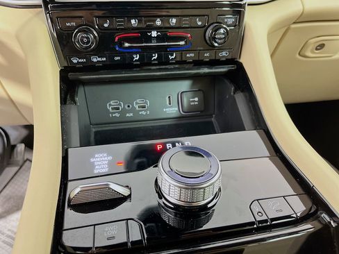 Used 2022 Jeep Grand Cherokee Limited 4xe w/ Luxury Tech Group II AWD/4WD image 23