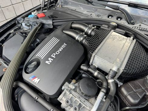 Used 2018 BMW M4 Convertible RWD image 3