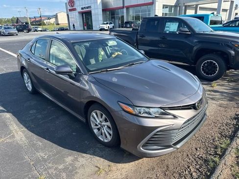 Used 2023 Toyota Camry LE FWD image 8