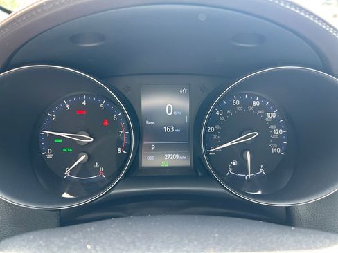 Used 2019 Toyota C-HR Limited FWD image 15