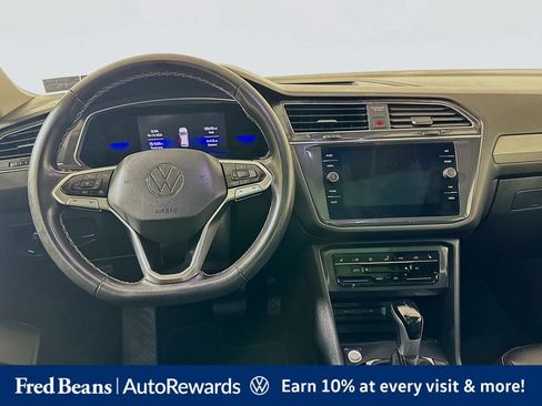 Certified 2023 Volkswagen Tiguan SE w/ Panoramic Sunroof Package AWD/4WD image 28