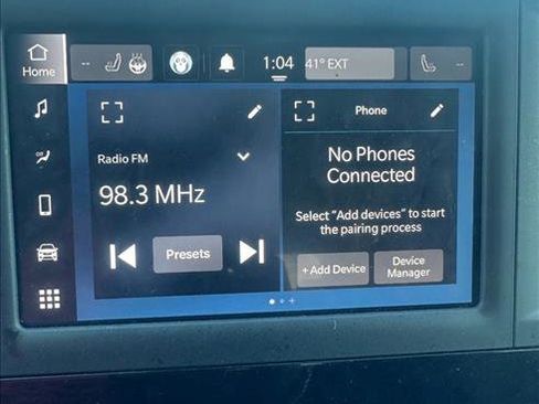 Used 2022 Chrysler Voyager LX image 12