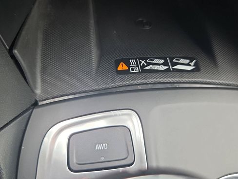 Used 2019 Chevrolet Equinox Premier AWD/4WD image 16