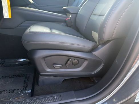 New 2026 Ford Explorer Active w/ Active Comfort Package image 14