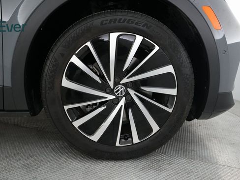 Used 2024 Volkswagen ID.4 S image 19