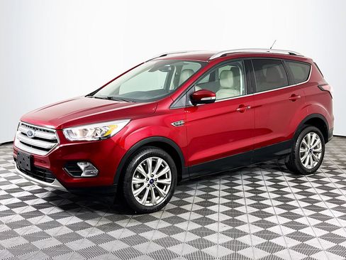 Used 2017 Ford Escape Titanium image 4