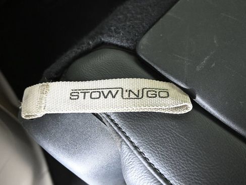 Used 2019 Chrysler Pacifica Touring-L FWD image 16