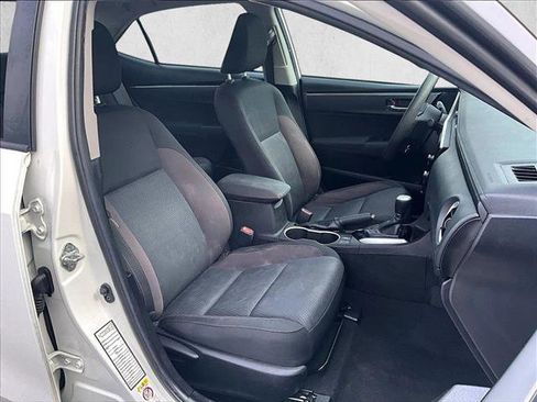 Used 2019 Toyota Corolla LE image 9