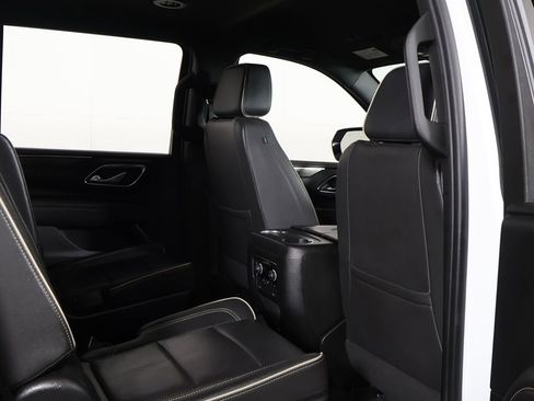 Used 2023 Chevrolet Suburban Premier AWD/4WD image 34