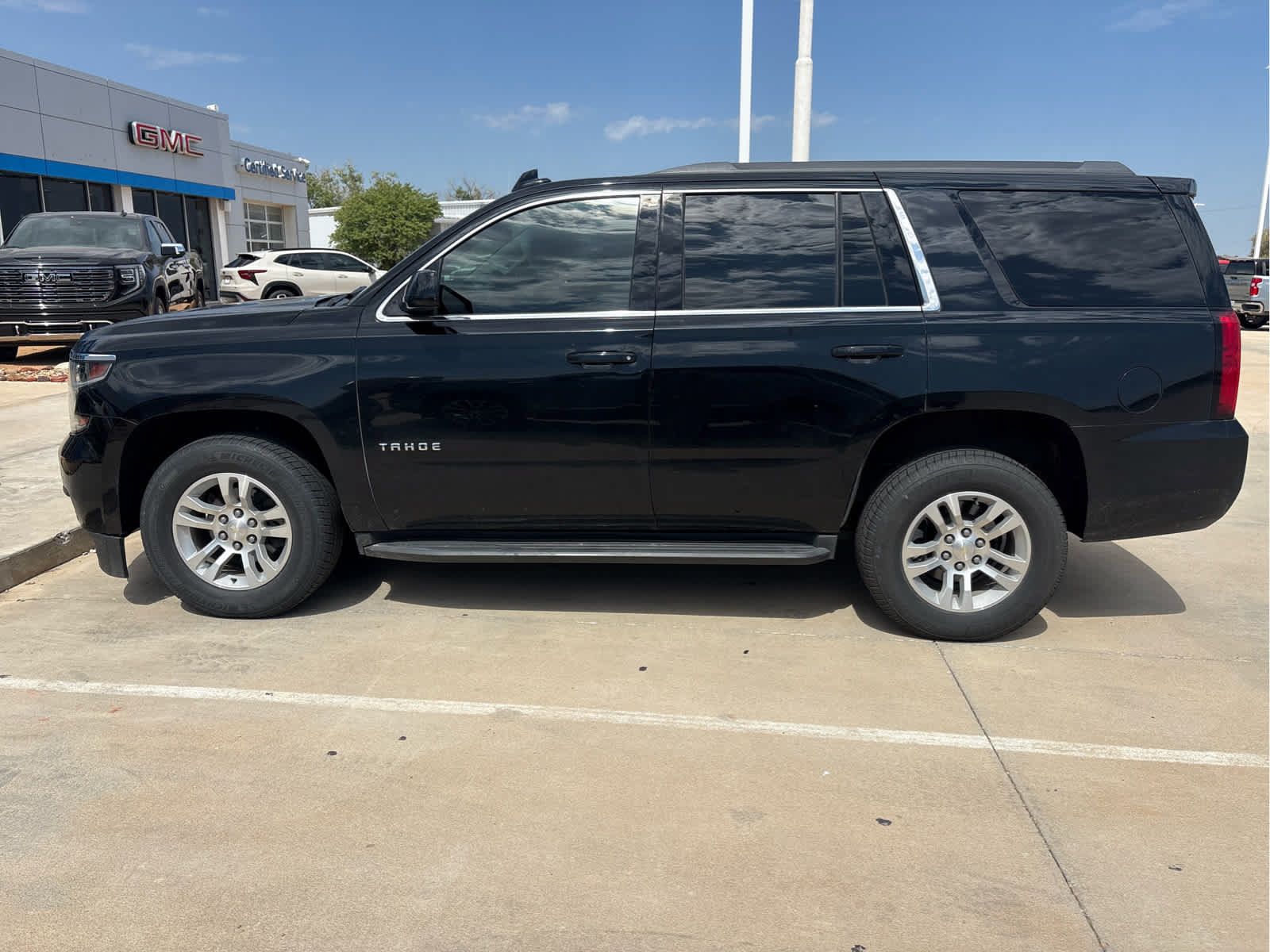 Used 2020 Chevrolet Tahoe LT RWD image 2