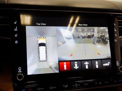 Used 2023 Jeep Grand Wagoneer Series III image 34