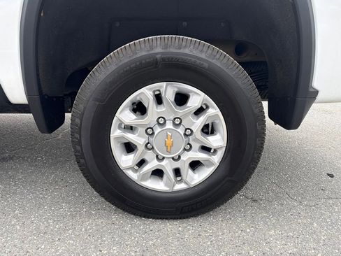 Used 2025 Chevrolet Silverado 2500 LT AWD/4WD image 32