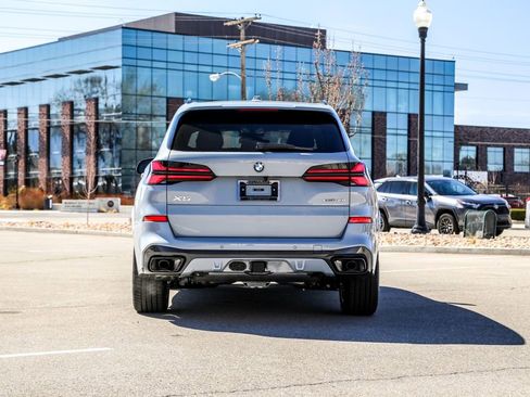 New 2026 BMW X5 xDrive40i w/ M Sport Package image 4