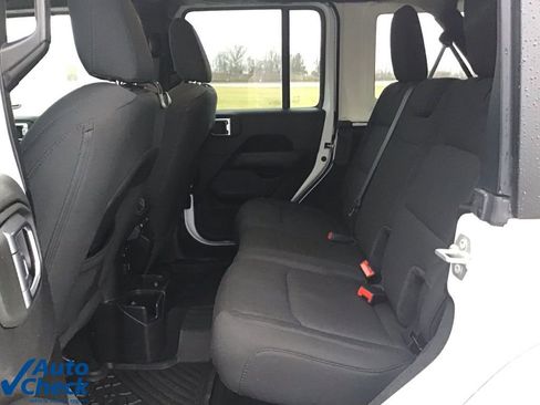 Used 2023 Jeep Wrangler Sahara w/ Cold Weather Group image 11