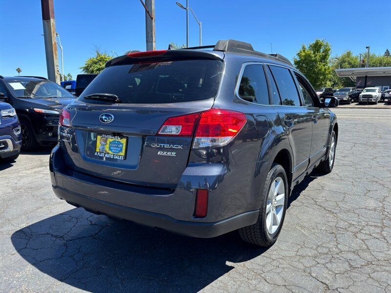 Used 2014 Subaru Outback 2.5i Premium AWD/4WD image 3