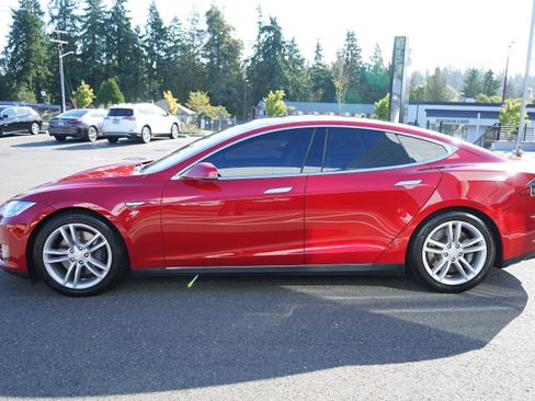 Used 2015 Tesla Model S AWD image 7
