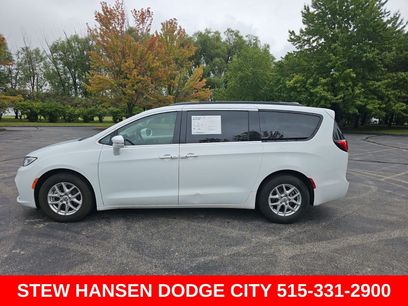 Used 2022 Chrysler Pacifica Touring-L