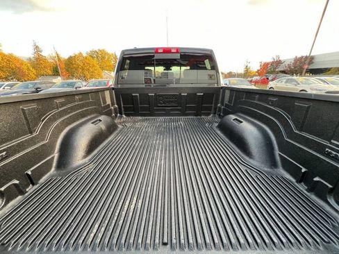 Used 2018 RAM 1500 Classic SLT image 25