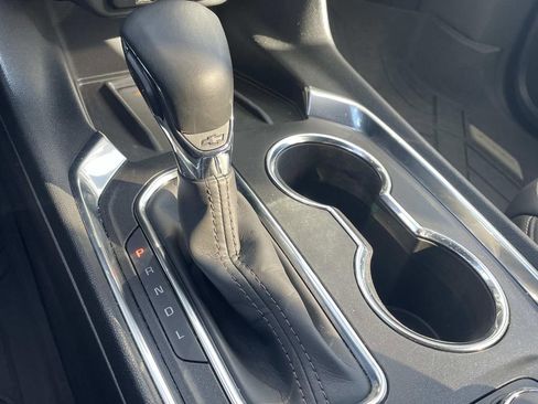 Used 2023 Chevrolet Traverse LT w/ LT Premium Package image 28