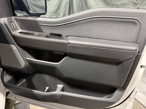 Used 2025 Ford F150 Lariat AWD/4WD image 14