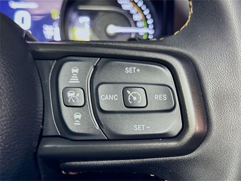 Used 2024 Jeep Wrangler Unlimited image 35