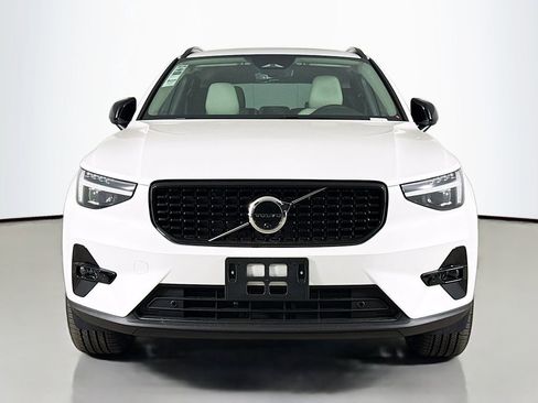New 2026 Volvo XC40 B5 Plus w/ Protection Package Premier AWD/4WD image 2