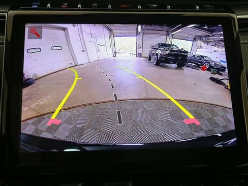 Used 2023 Jeep Grand Cherokee 4WD 4xe image 31