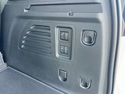 Used 2026 GMC Acadia Denali Ultimate w/ LPO, Floor Liner Package AWD/4WD image 22