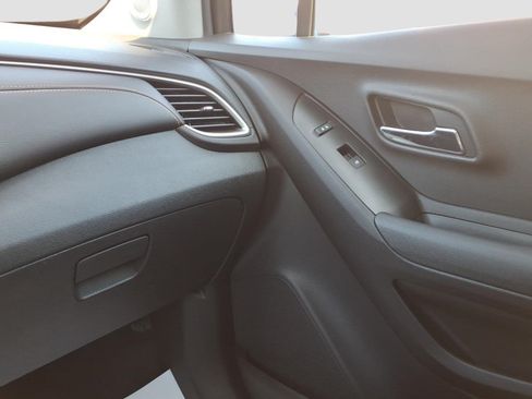 Used 2017 Chevrolet Trax LS AWD/4WD image 20