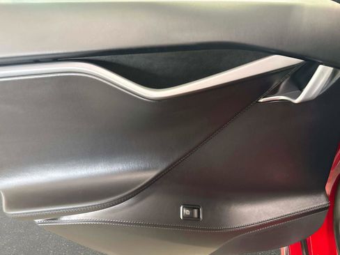 Used 2018 Tesla Model S AWD image 11