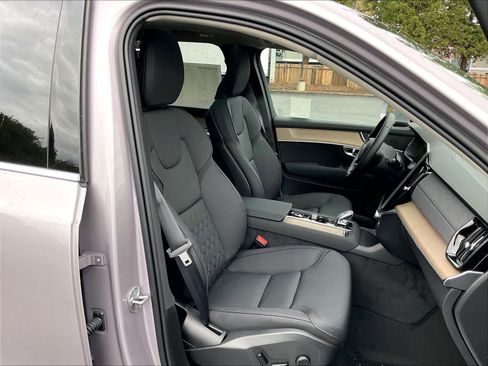 New 2026 Volvo XC90 B6 Plus w/ Protection Package image 32