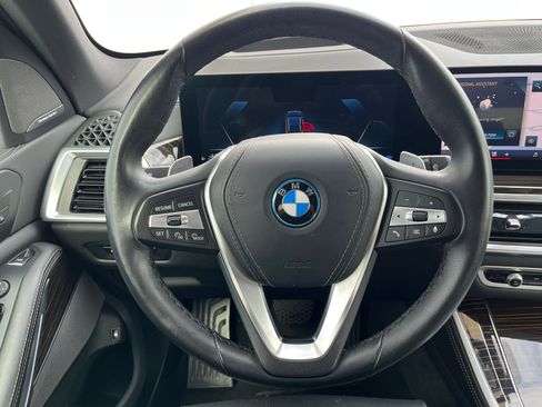 Used 2025 BMW X5 xDrive50e image 15