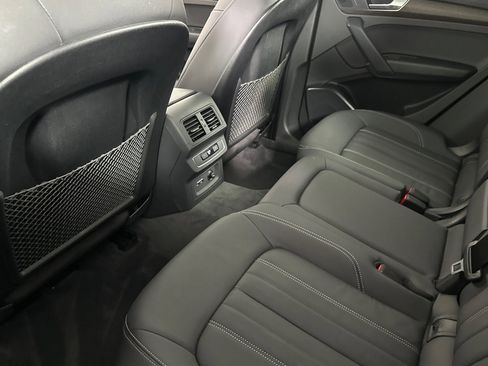 Used 2023 Audi Q5 2.0T Premium w/ Convenience Package image 11